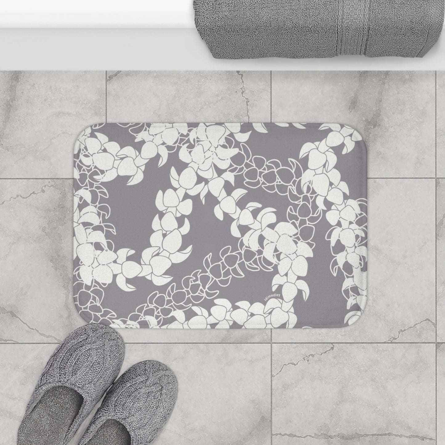 Bath Mat- Puakenikeni Curvilinear Lei Poi-ish