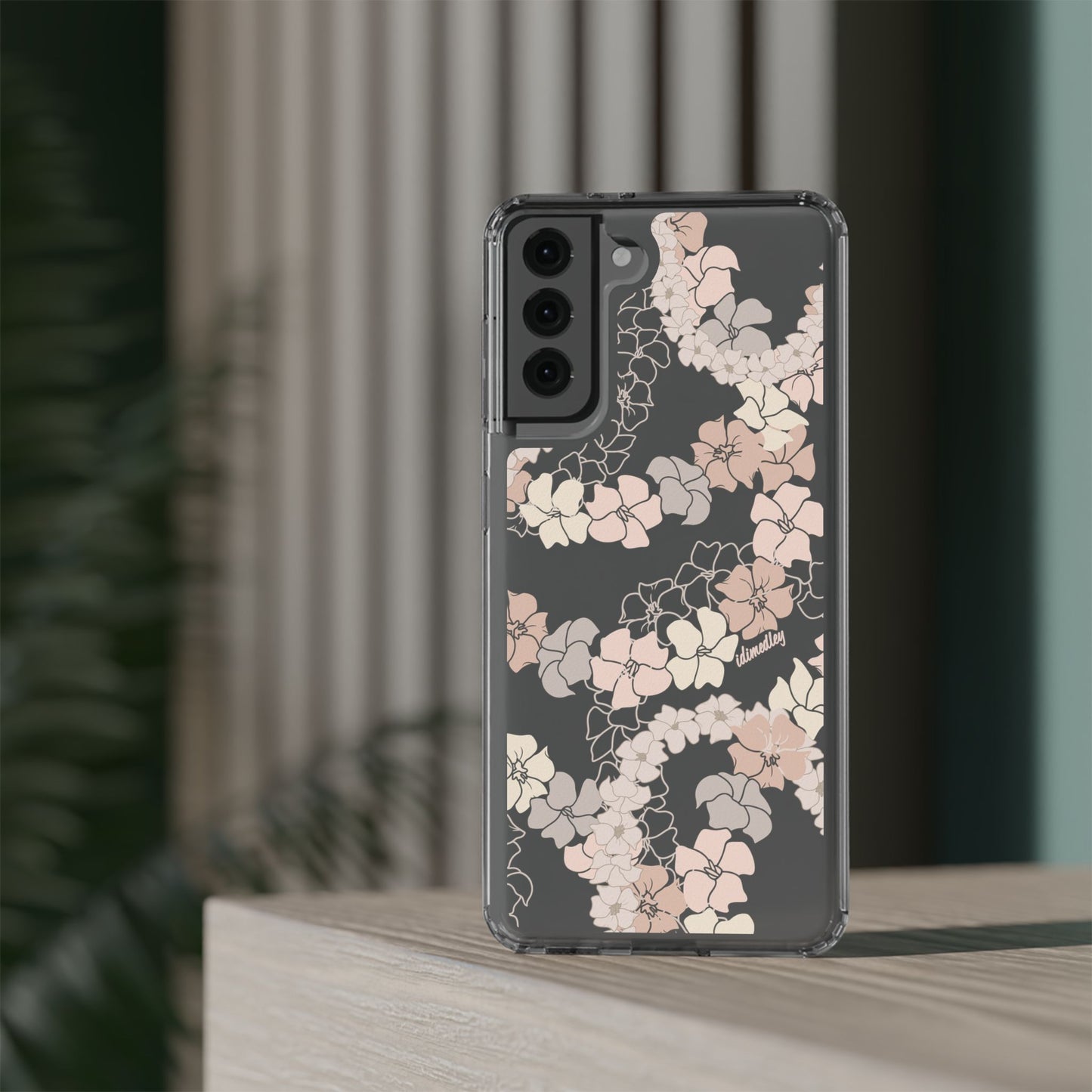 Puakenikeni En Face Flower Leis (Peachy Pinks) CLEAR Case