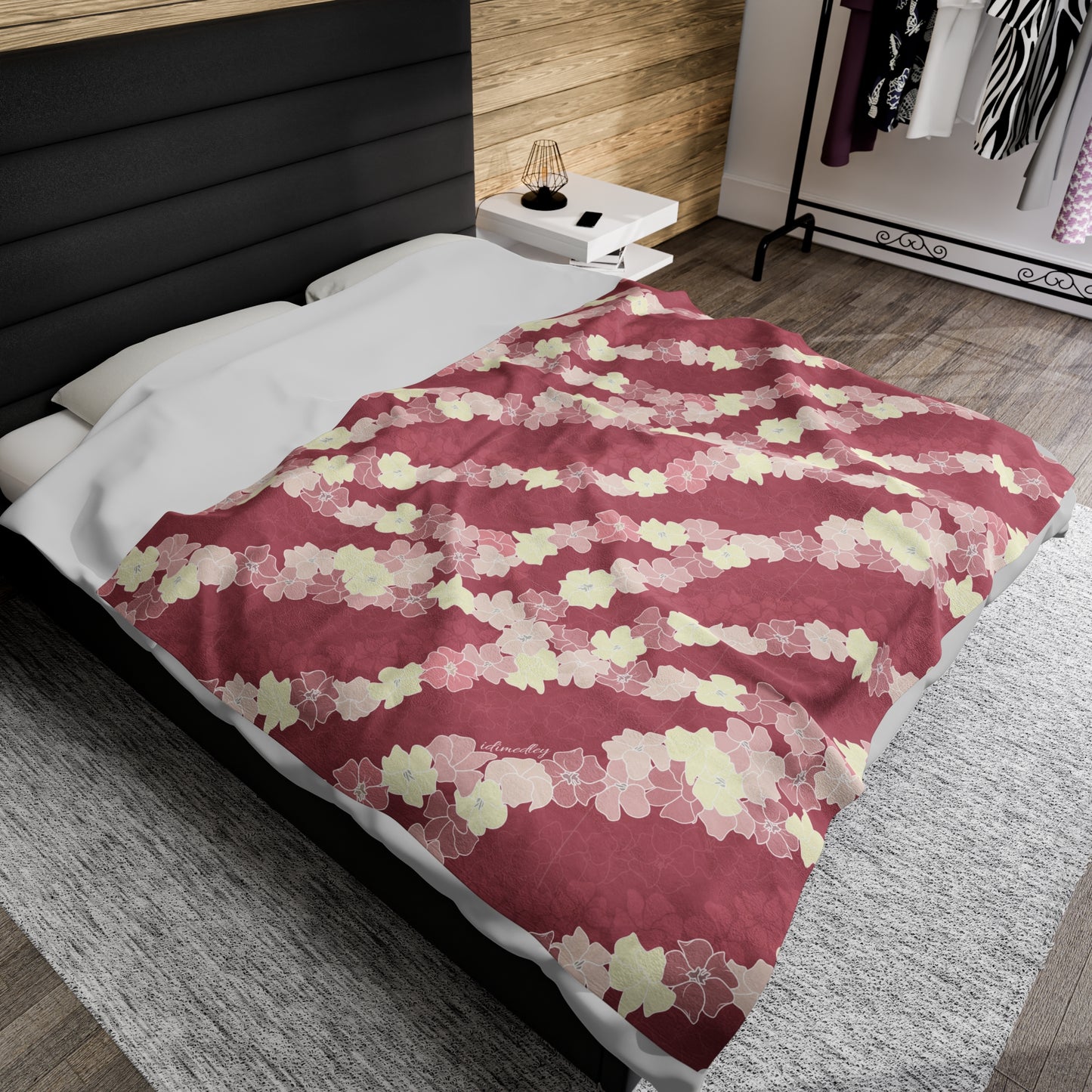 Velveteen Blanket- Puakenikeni En Face Flower Leis (Fruit Punch Pinks)