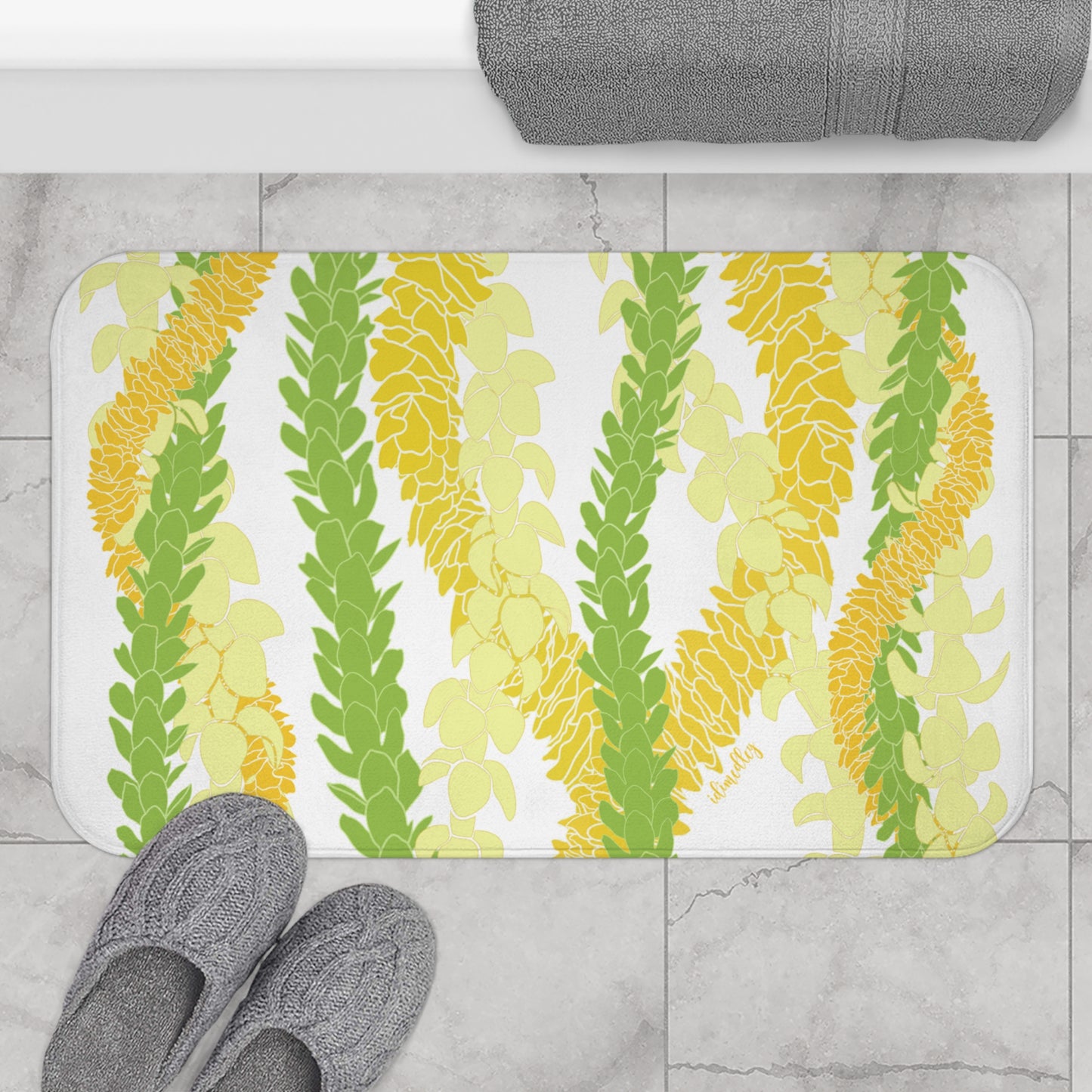 Bath Mat- Triple Strand Ilima, Pakalana and Puakenikeni Lei (White)