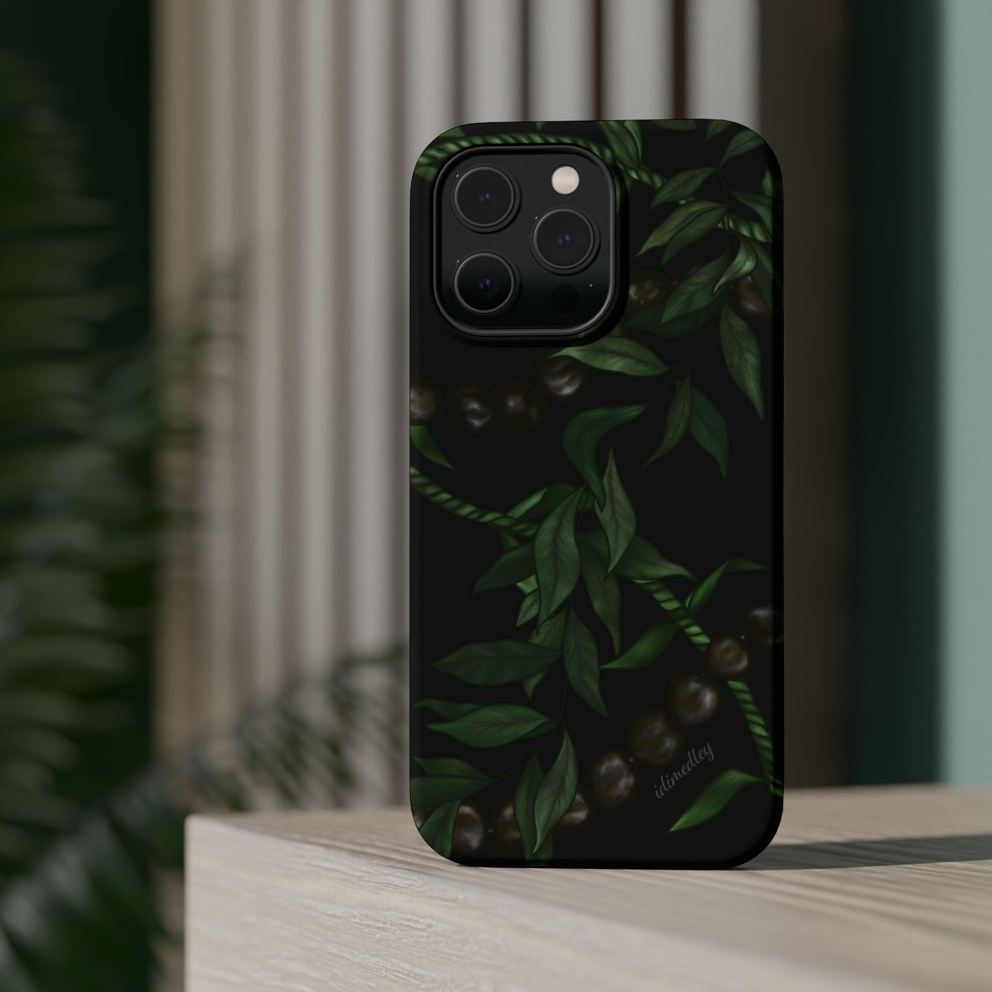 Kukui Nut, Maile, Ti Leaf Lei (Black), MAGSAFE