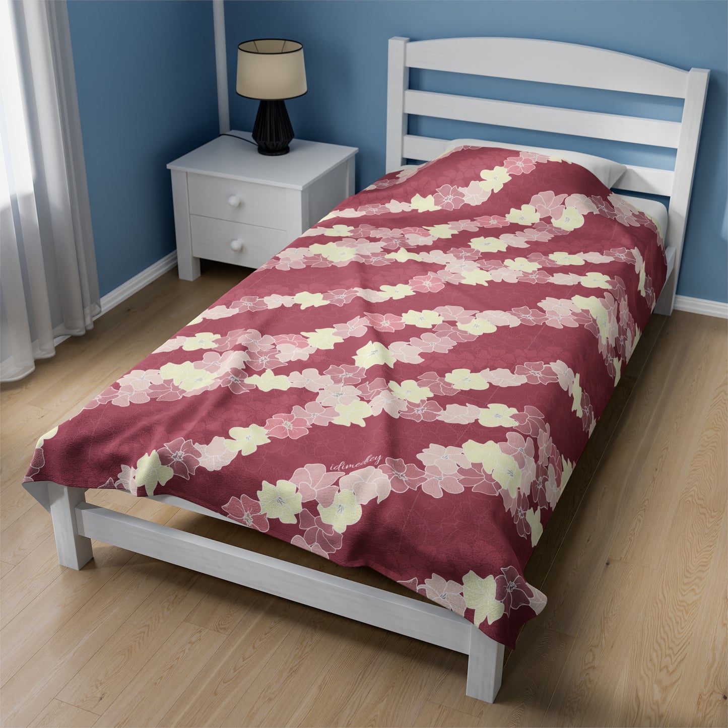Velveteen Blanket- Puakenikeni En Face Flower Leis (Fruit Punch Pinks)
