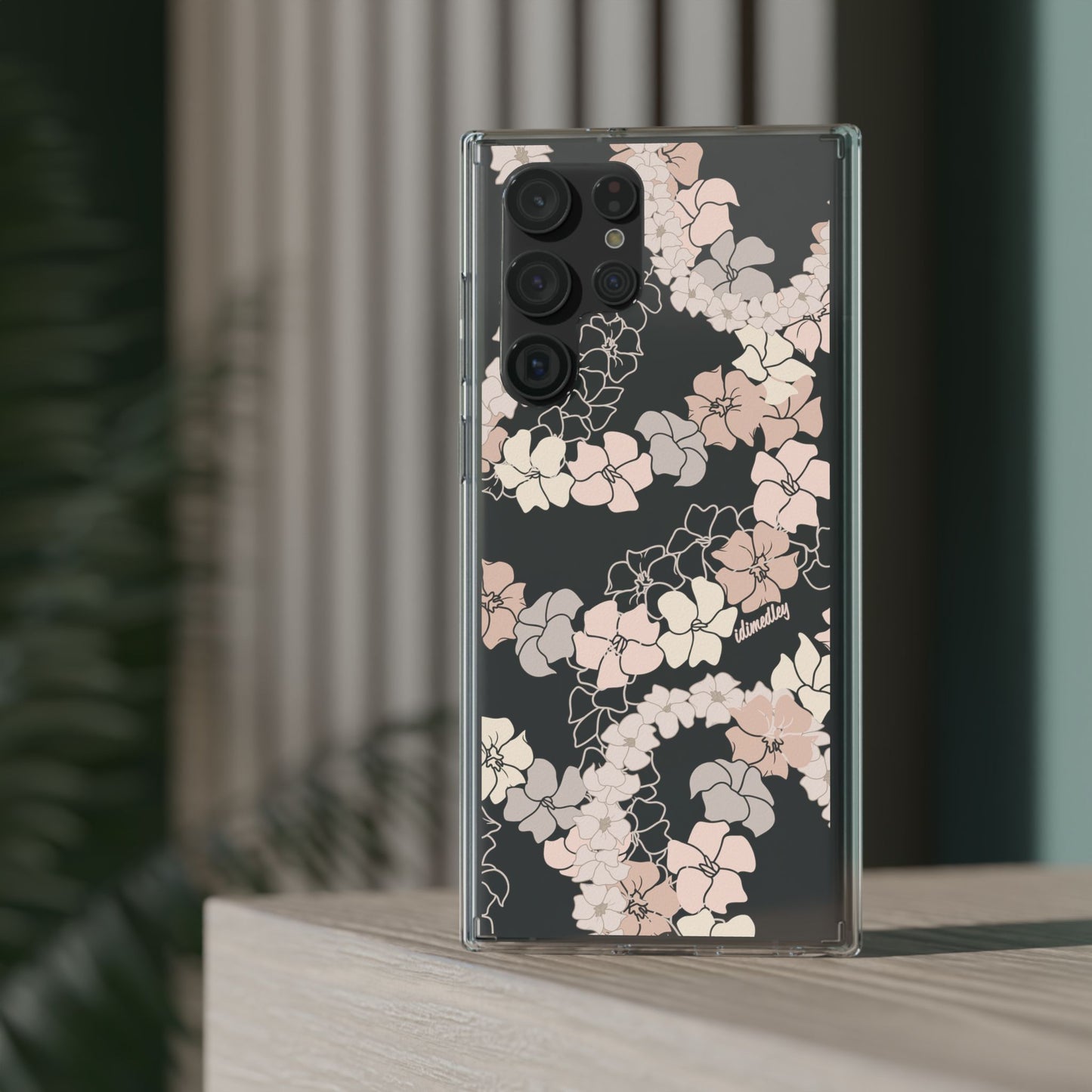 Puakenikeni En Face Flower Leis (Peachy Pinks) CLEAR Case