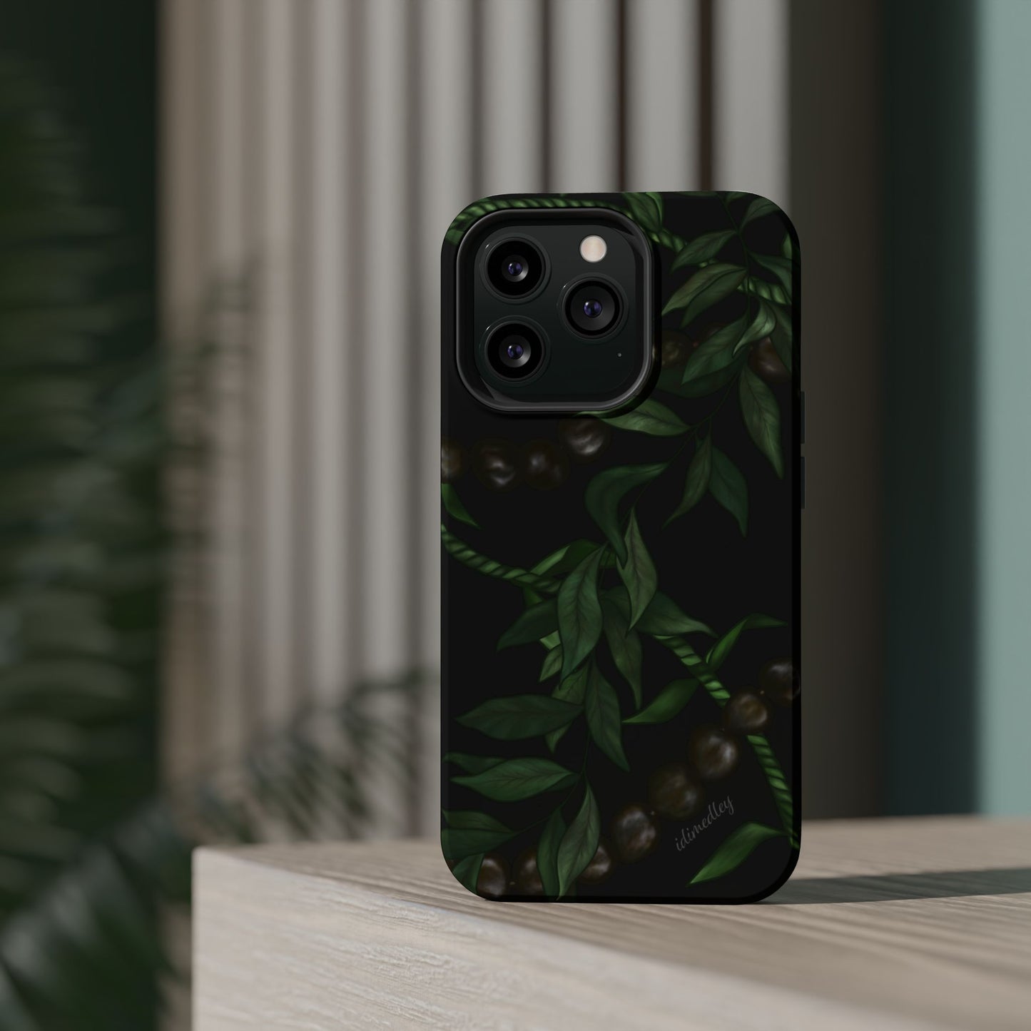 Kukui Nut, Maile, Ti Leaf Lei (Black), MAGSAFE