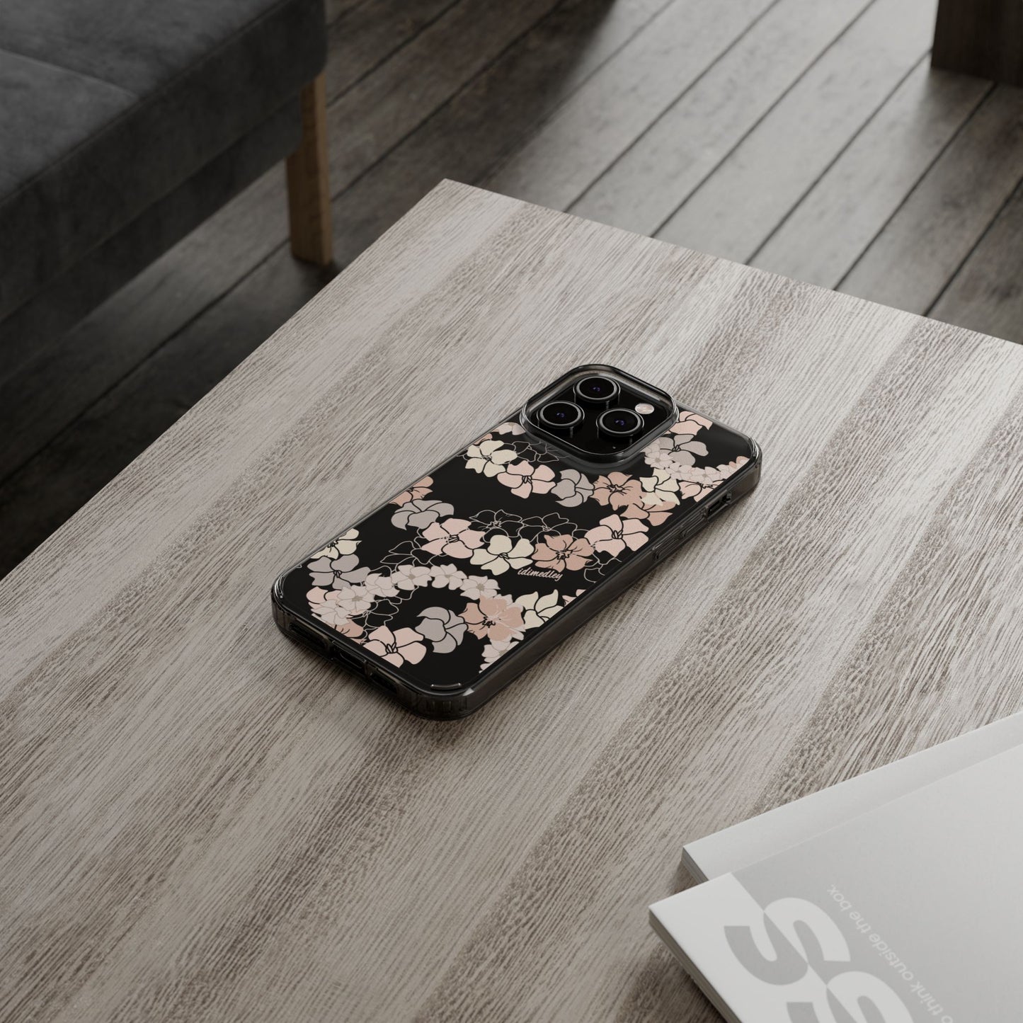 Puakenikeni En Face Flower Leis (Peachy Pinks) CLEAR Case