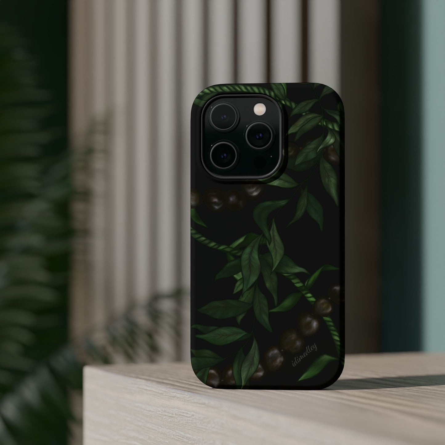 Kukui Nut, Maile, Ti Leaf Lei (Black), MAGSAFE