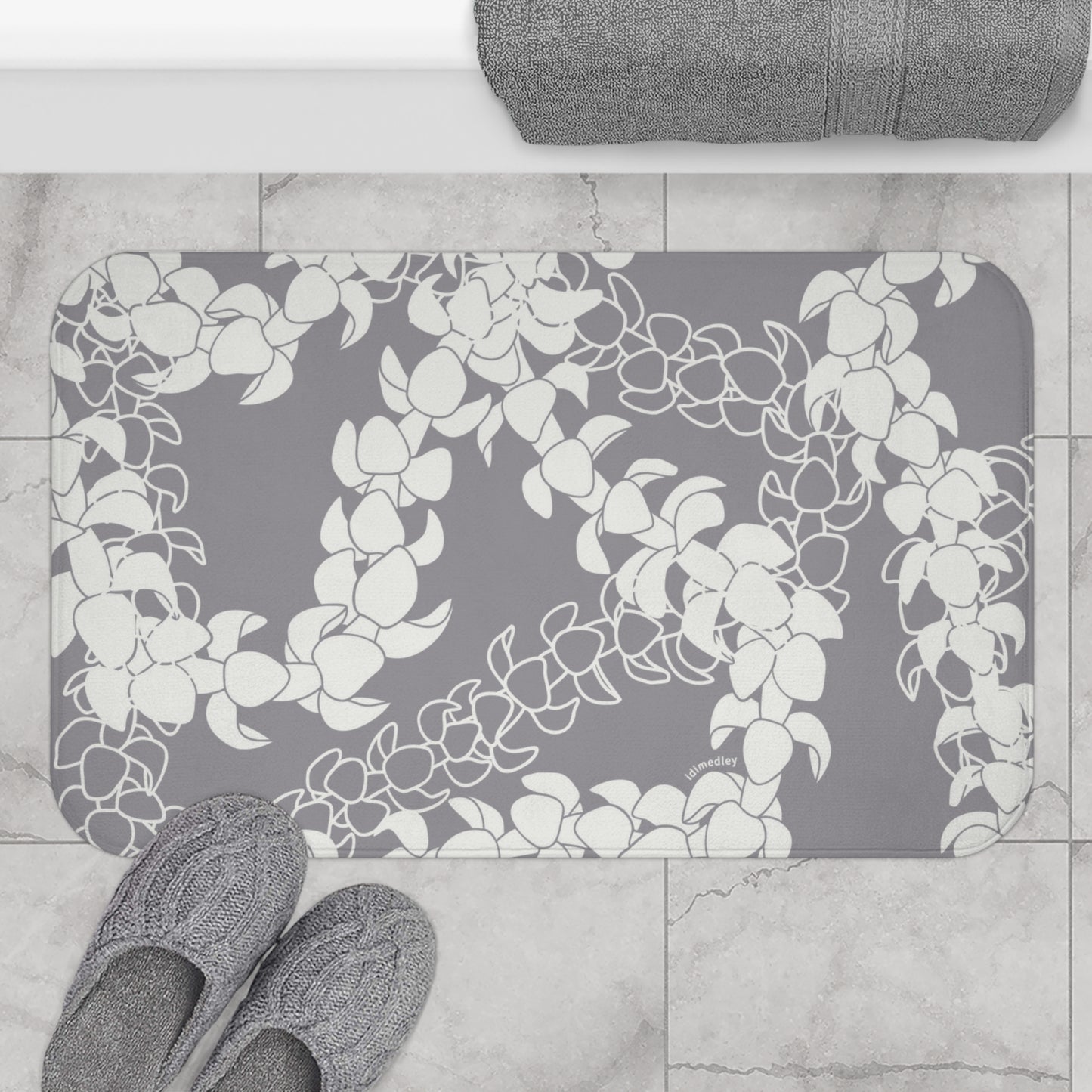 Bath Mat- Puakenikeni Curvilinear Lei Poi-ish