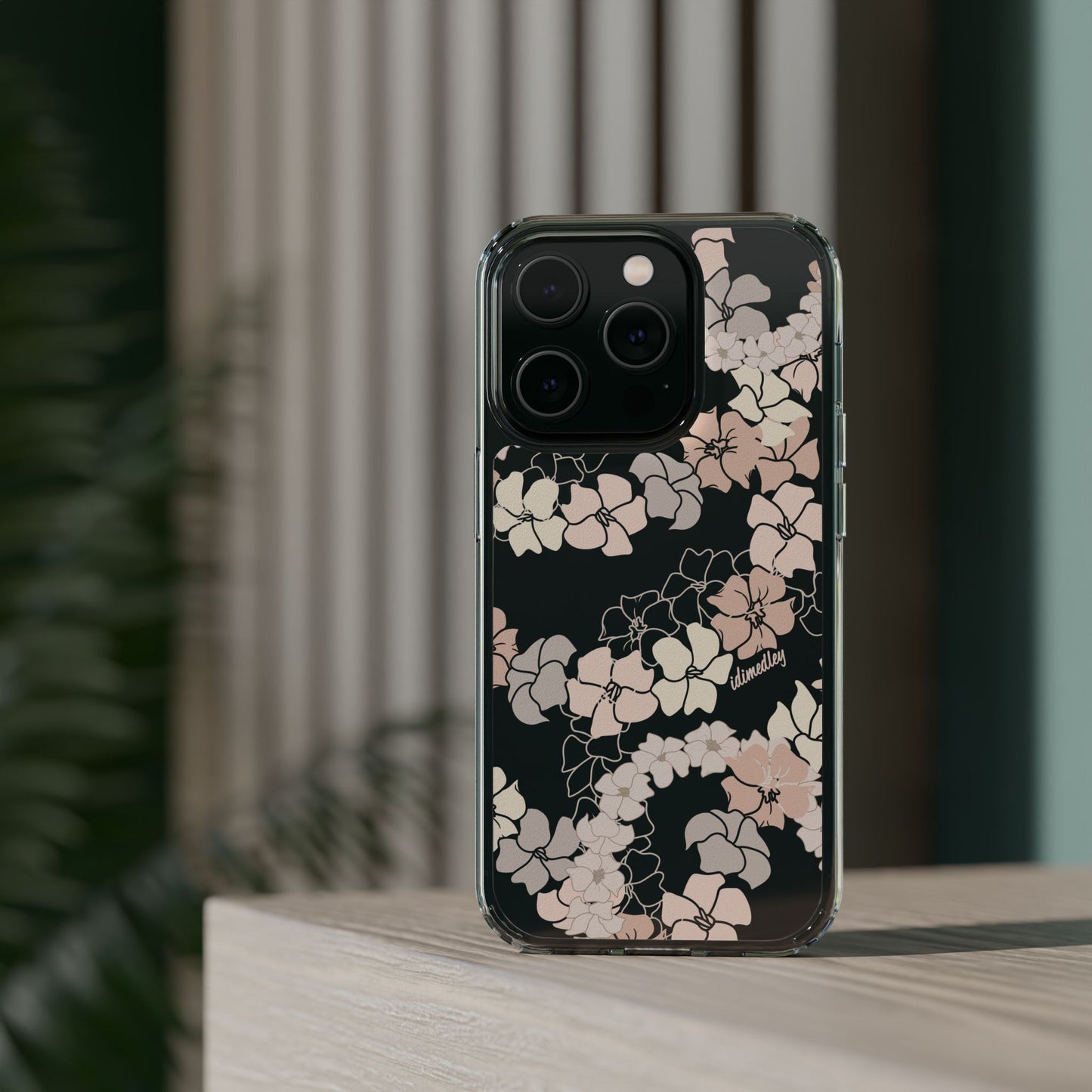 Puakenikeni En Face Flower Leis (Peachy Pinks) CLEAR Case