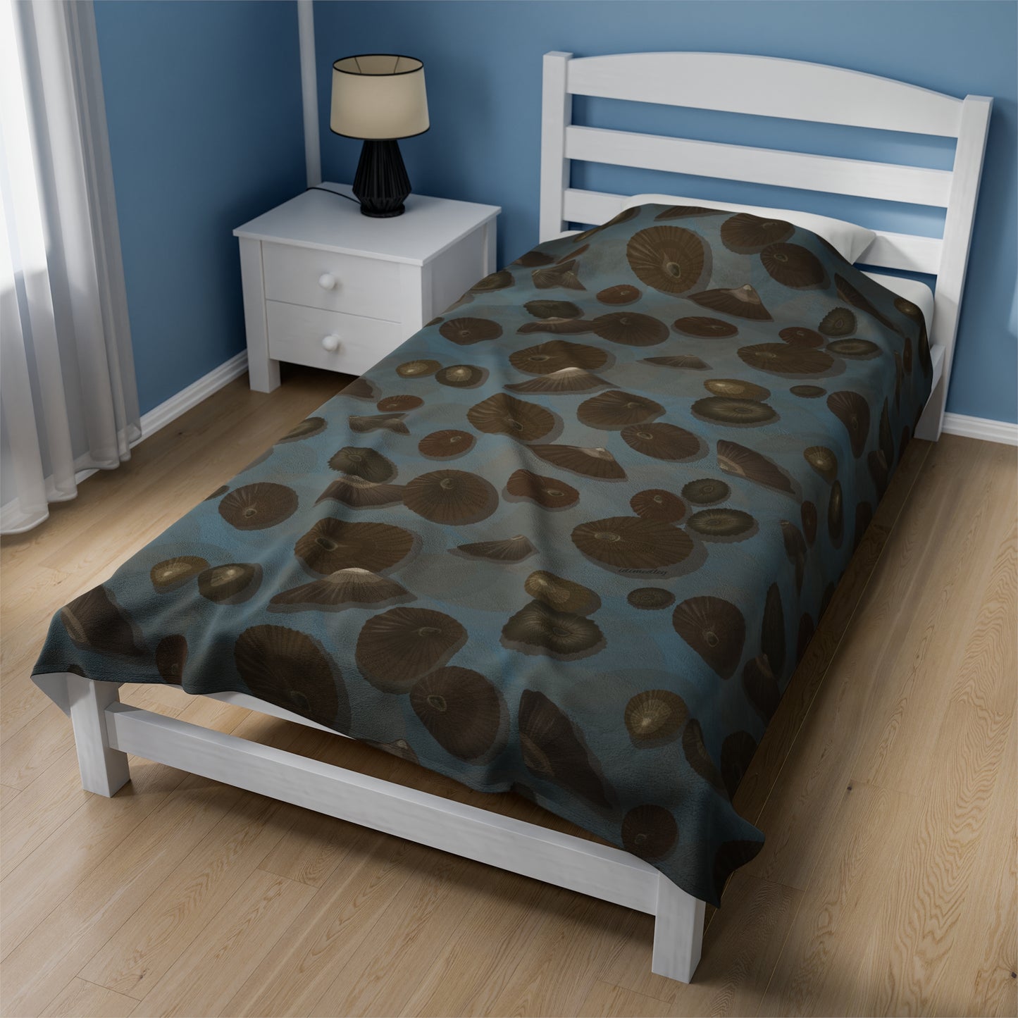 Velveteen Blanket- Lil Opihi (Blue)