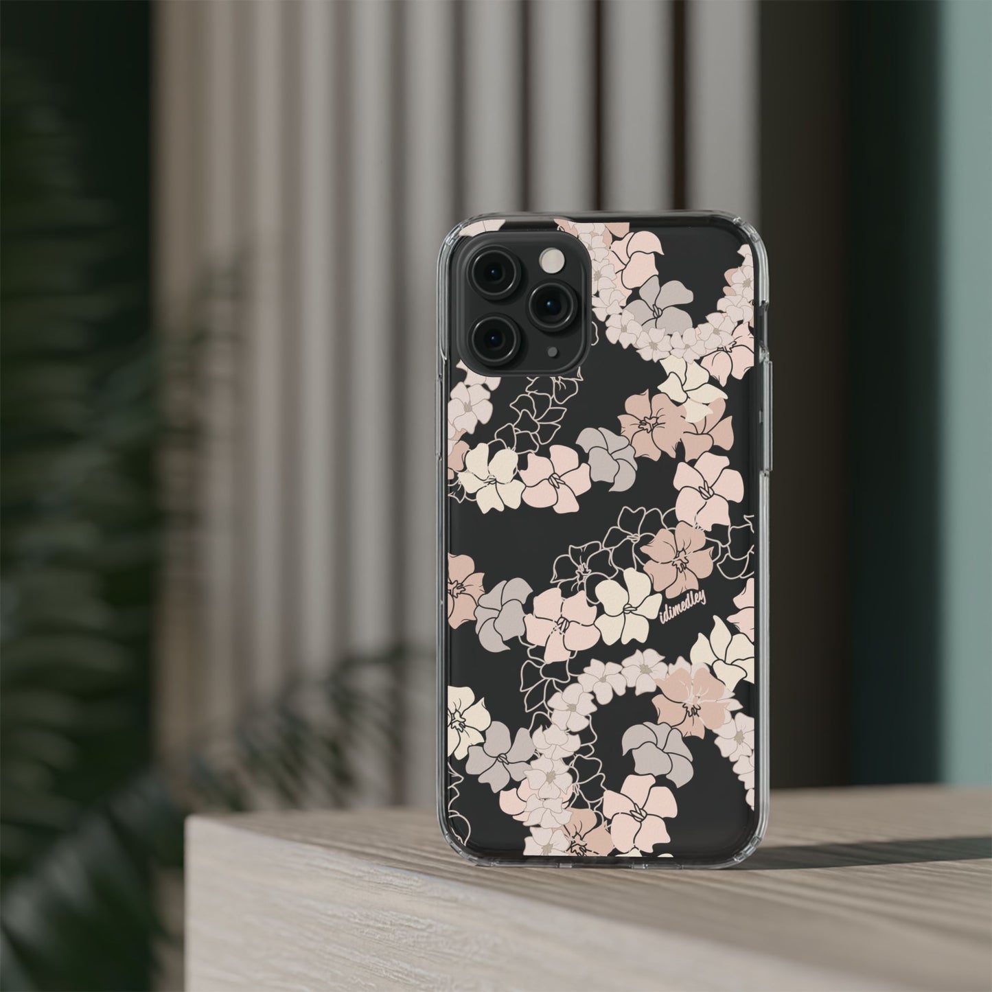 Puakenikeni En Face Flower Leis (Peachy Pinks) CLEAR Case