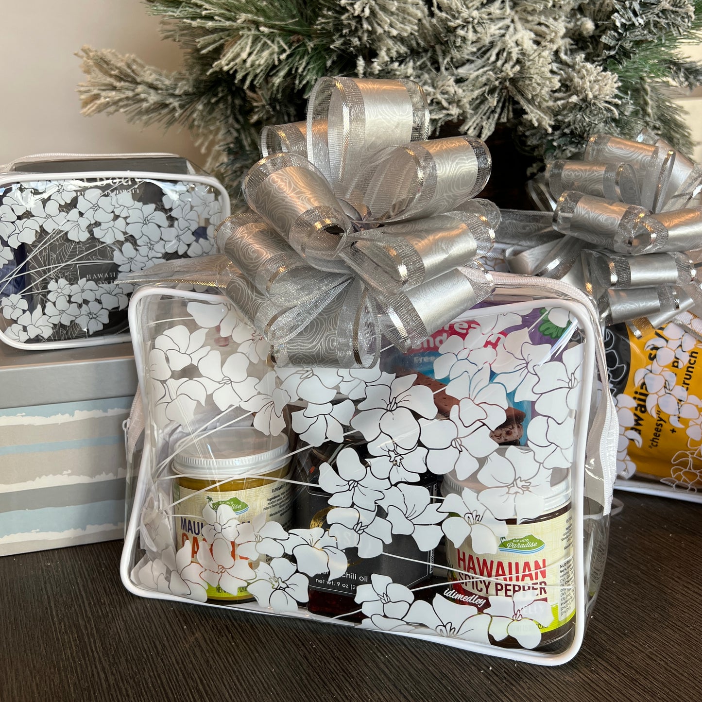 Puakenikeni En Face Flowers Clear Pouch