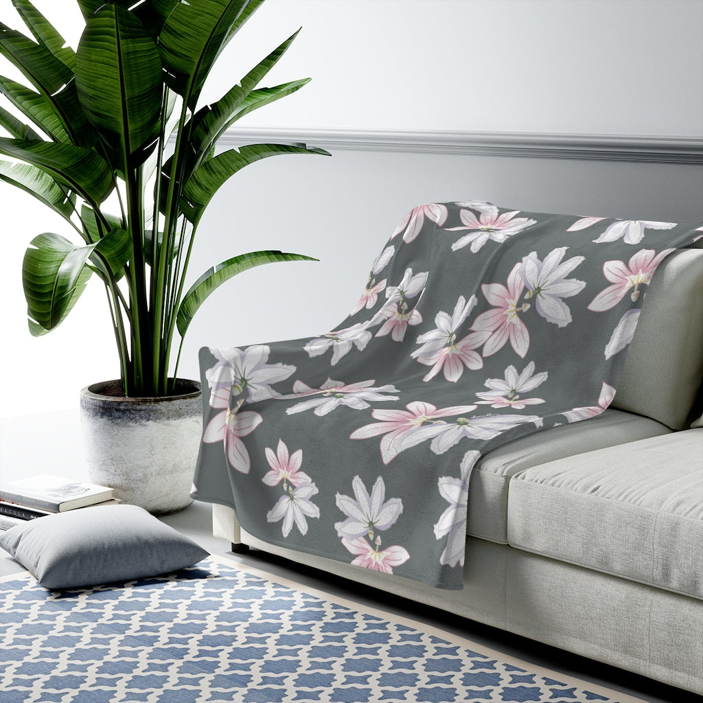 Velveteen Blanket- Naupaka Love Story (Dark Gray)
