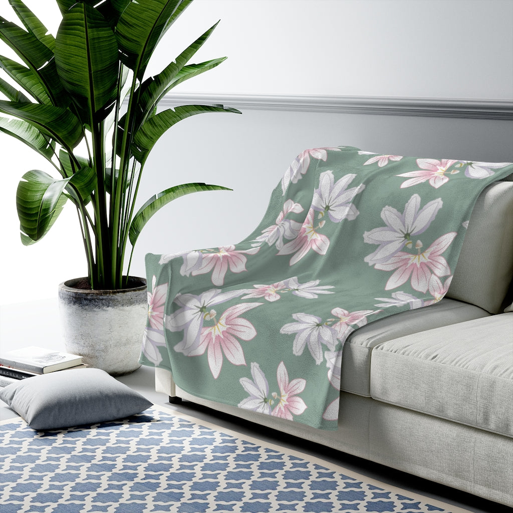 Velveteen Blanket- Naupaka Love Story (Mantle)
