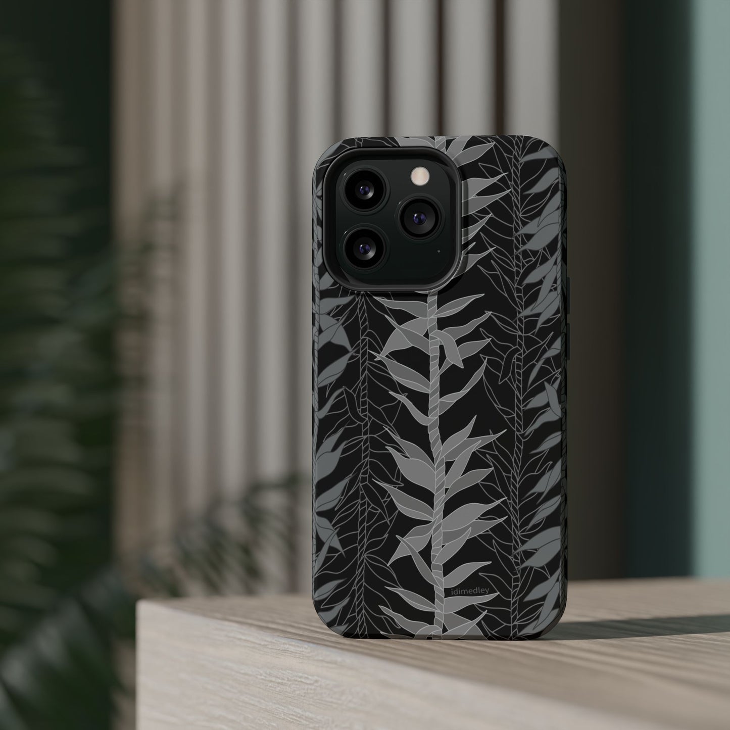 Ti Leaf Lucky Lei (Shadows), MAGSAFE