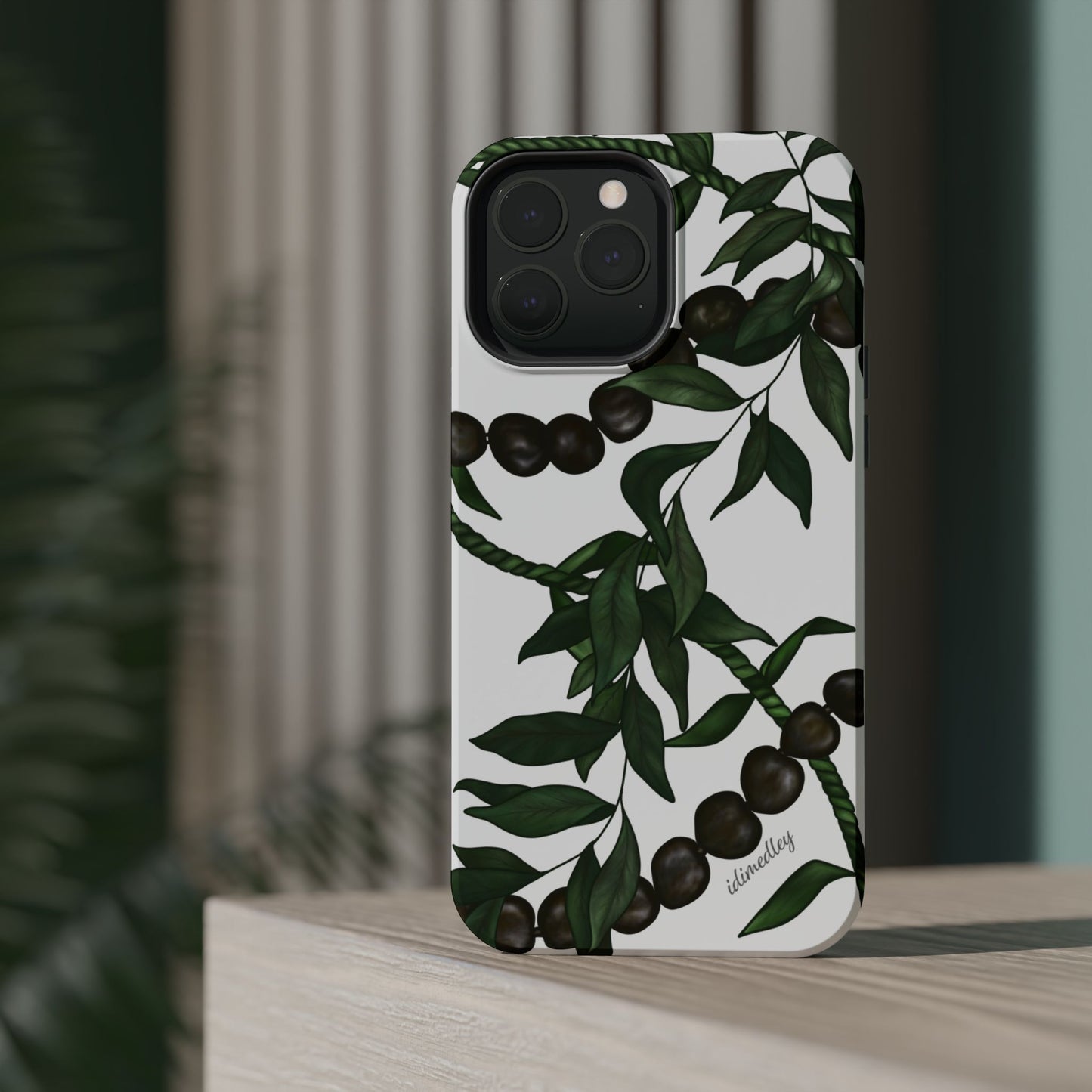 Kukui Nut, Maile, Ti Leaf Lei (White), MagSafe