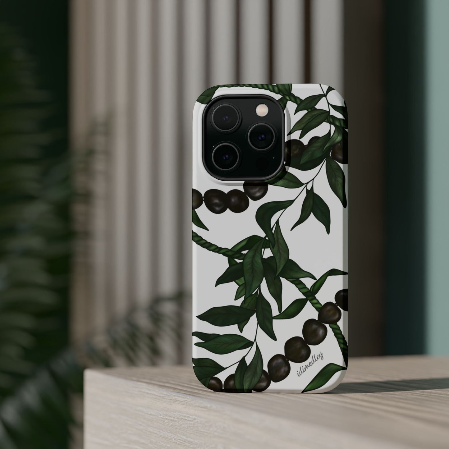 Kukui Nut, Maile, Ti Leaf Lei (White), MagSafe