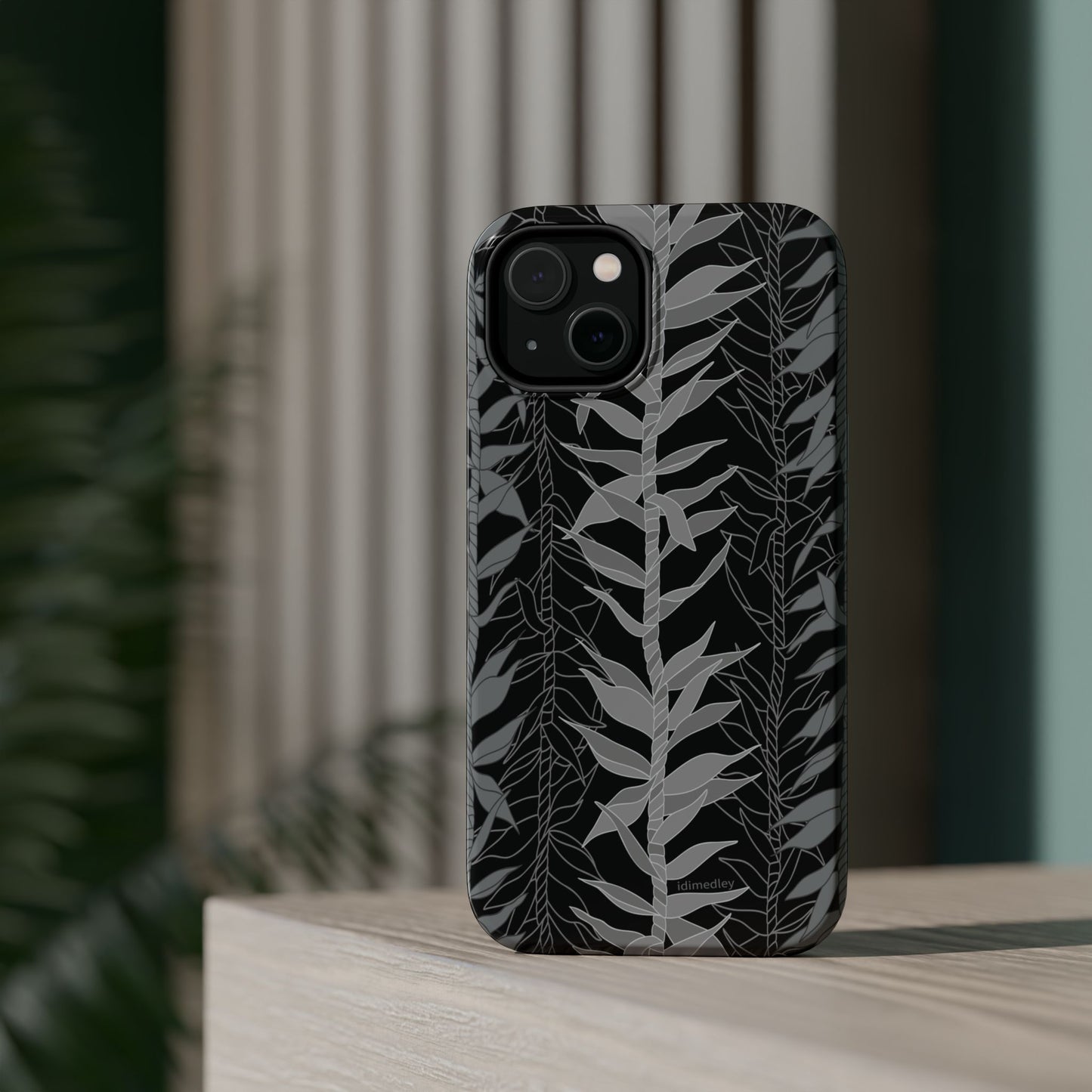 Ti Leaf Lucky Lei (Shadows), MAGSAFE