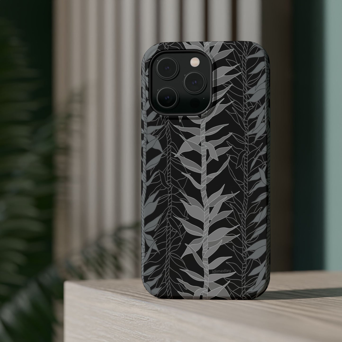 Ti Leaf Lucky Lei (Shadows), MAGSAFE