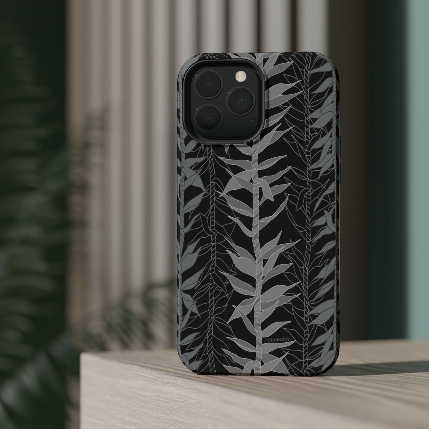 Ti Leaf Lucky Lei (Shadows), MAGSAFE