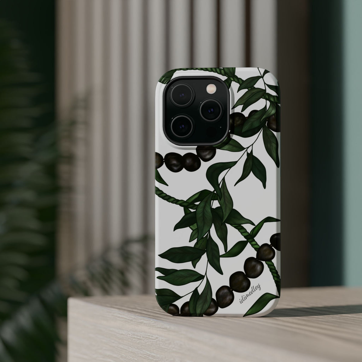 Kukui Nut, Maile, Ti Leaf Lei (White), MAGSAFE