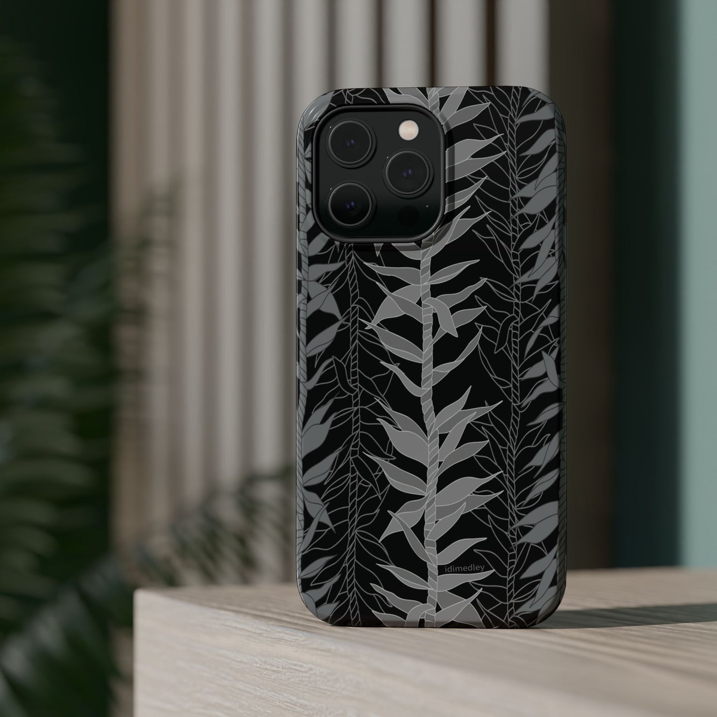 Ti Leaf Lucky Lei (Shadows), MAGSAFE