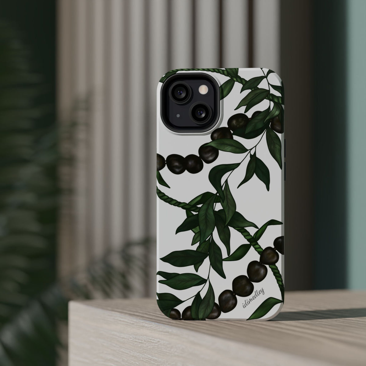Kukui Nut, Maile, Ti Leaf Lei (White), MAGSAFE