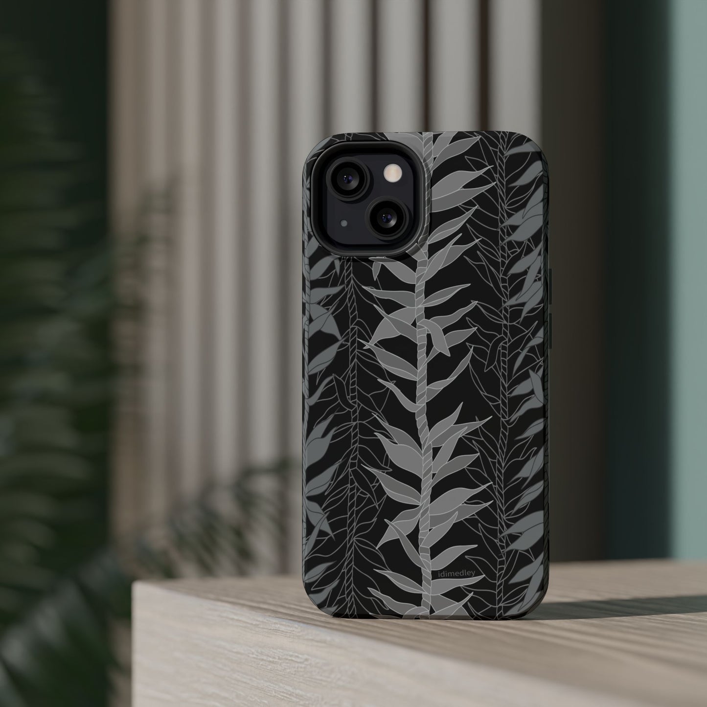 Ti Leaf Lucky Lei (Shadows), MAGSAFE