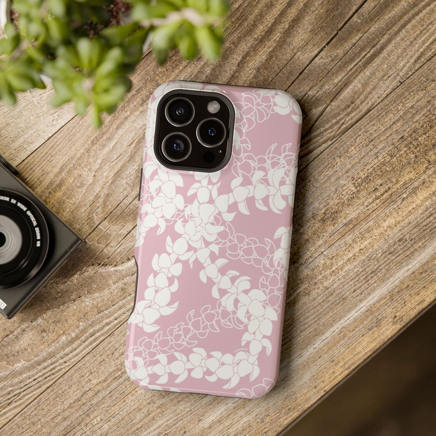 Puakenikeni Curvilinear Lei (Rosey Pink), MAGSAFE