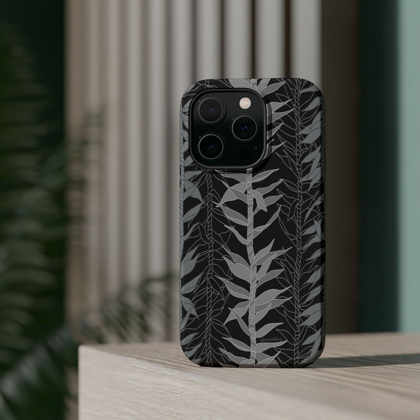 Ti Leaf Lucky Lei (Shadows), MAGSAFE