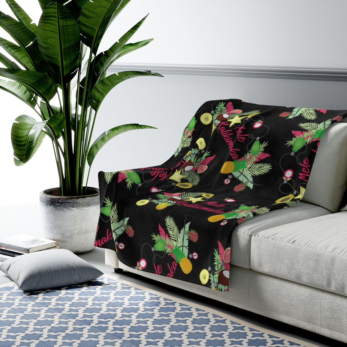 Incredibly Soft Blanket- Mele Kalikimaka (Black)