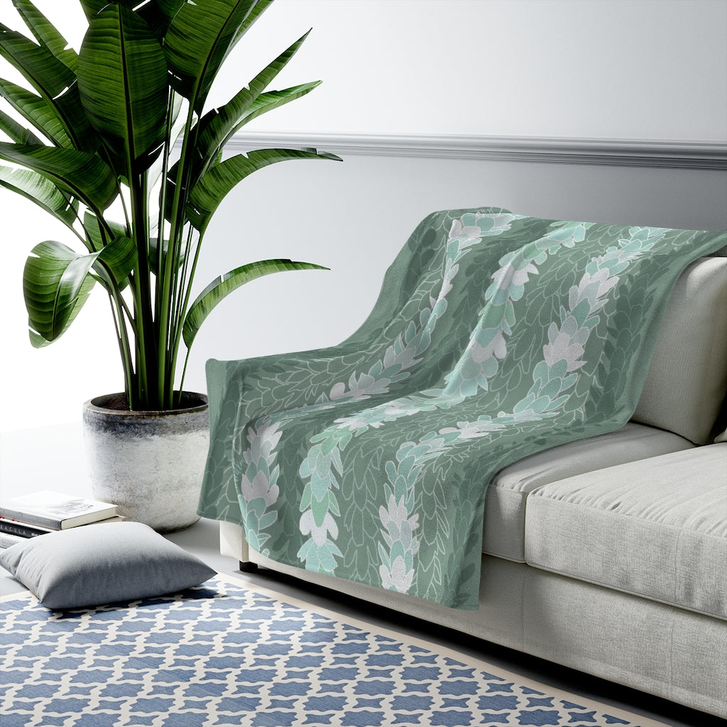 Incredibly Soft Velveteen Blanket- Pakalana Stringing Green